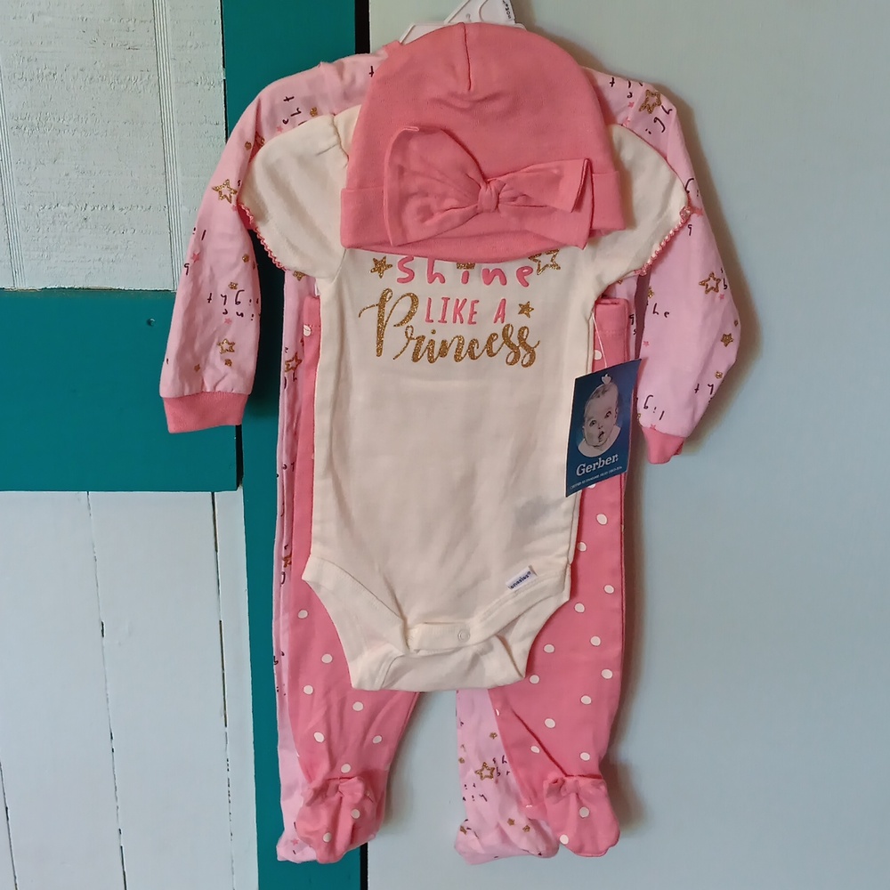Gerber 4 piece set and Luvable Friends gowns NWT bundle